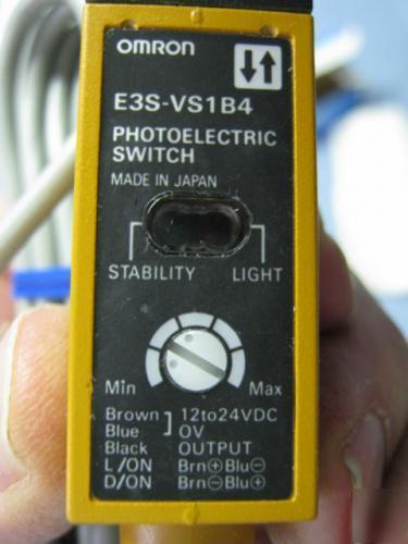 New omron photoelectric switch E3S-VS1B4 pnp 12-24 vdc