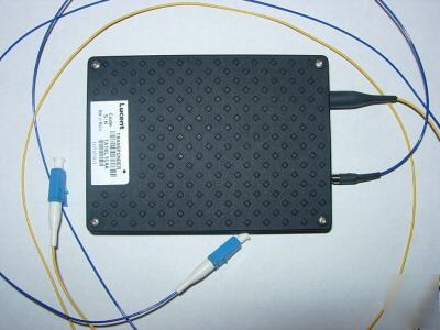 Lucent 2.5 gbits/s transponder w/16-channel 155 mbs m/d