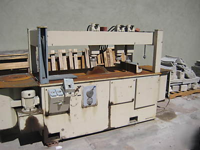 Metal saw. shear