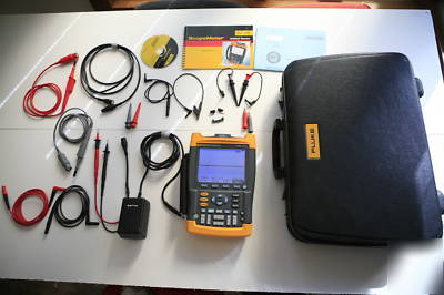 Fluke scopemeter 196B kit with extras oscilloscope 196