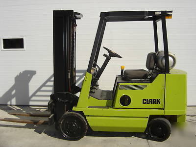 5184 clark model #GCX25 fork truck