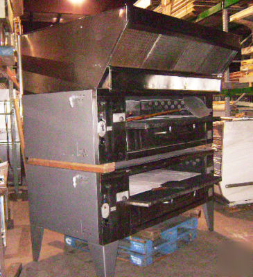 Baker's pride double deck oven / double-stacked w/ hood