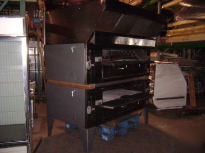 Baker's pride double deck oven / double-stacked w/ hood