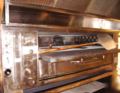 Baker's pride double deck oven / double-stacked w/ hood