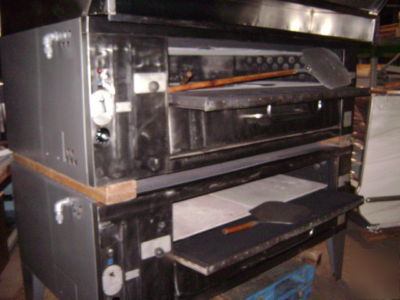 Baker's pride double deck oven / double-stacked w/ hood