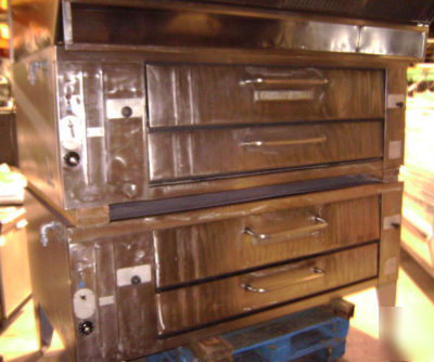 Baker's pride double deck oven / double-stacked w/ hood