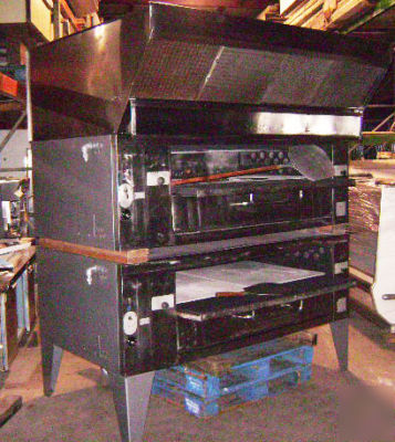 Baker's pride double deck oven / double-stacked w/ hood