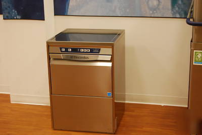 Electrolux WT30 undercounter dishwasher