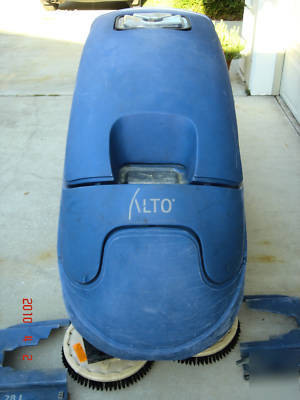 Clarke encore L28 automatic walk behind floor scrubber