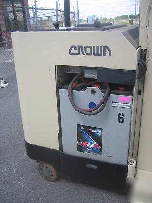 1998 crown 3000LB deep reach forklift ,321