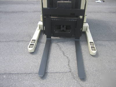 1998 crown 3000LB deep reach forklift ,321