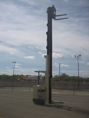 1998 crown 3000LB deep reach forklift ,321