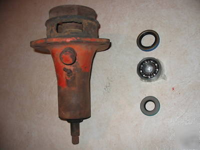 New case la water pump with seals & bearing 