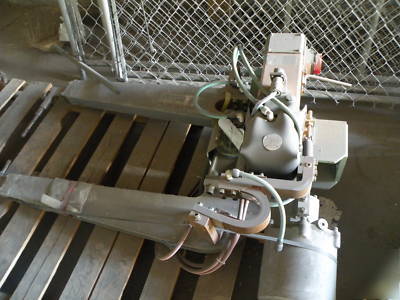 Kawasaki ux 120 industrial robot combo vacuum, controls