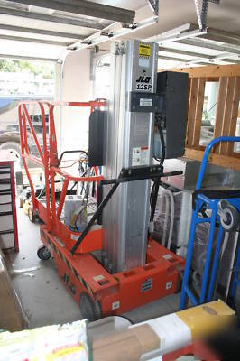 Jlg 12SP scizzor man lift 
