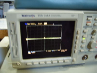 Tektronix TDS744A digitizing oscilloscope 500MHZ 4 ch