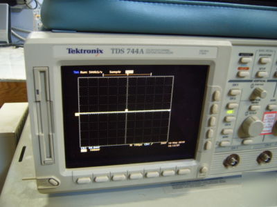 Tektronix TDS744A digitizing oscilloscope 500MHZ 4 ch