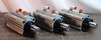 3 double-acting actuators smc 32MM bore 20MM stroke 