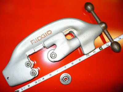 Ridgid pipe cutter - piping threader cutting part 820