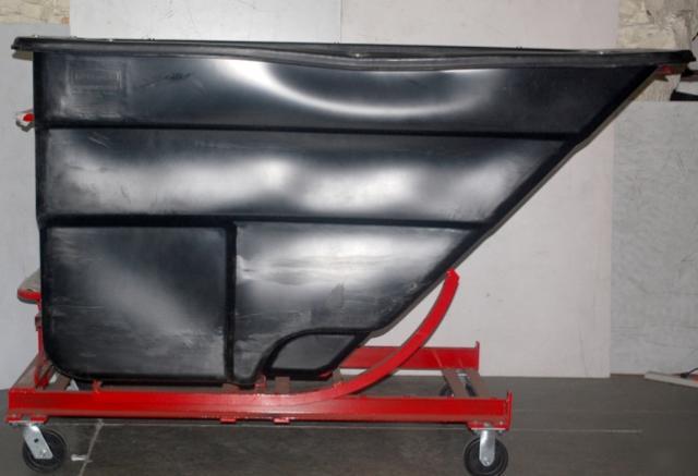Rubbermaid 2.5 cubic yd self dumping tilt hopper truck