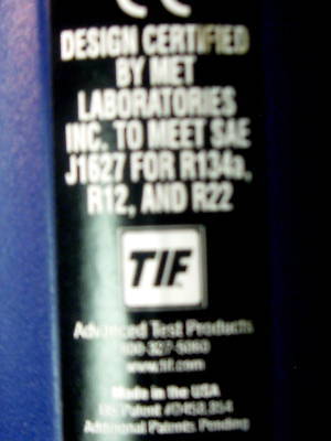 Tif zx-1 refrigerant leak detector in case 