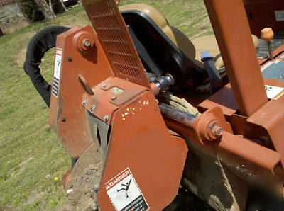 '04 ditch witch 3700 dd trencher sliding boom/sideshift