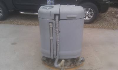 Rider advance floor scrubber