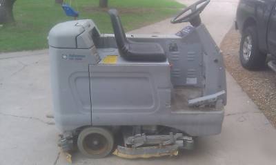 Rider advance floor scrubber