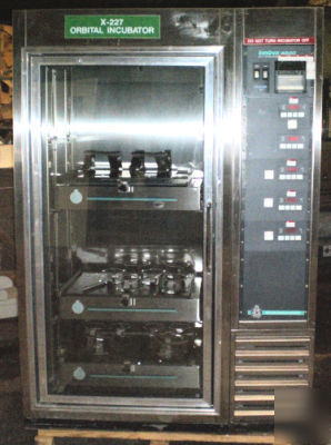 New brunswick innova 4900 multi-tier incubator shaker