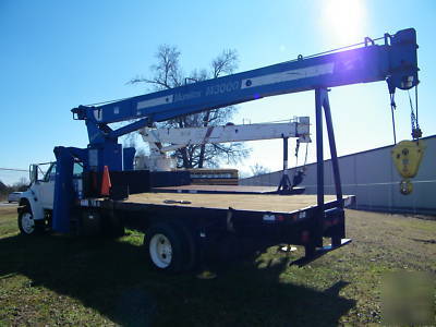 1996 ford F800 flatbed/manitex 17 ton model 3068 crane