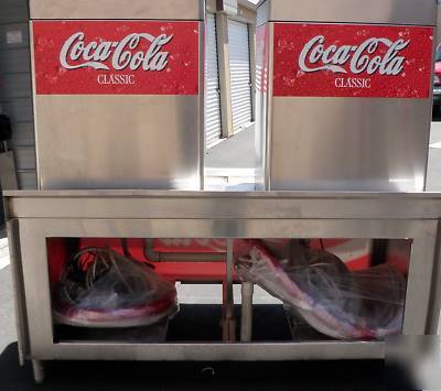 2 soda fountain dispensing coke machine with ice maker