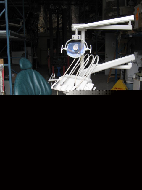 Adec 1040 patient dental chair full op light delivery