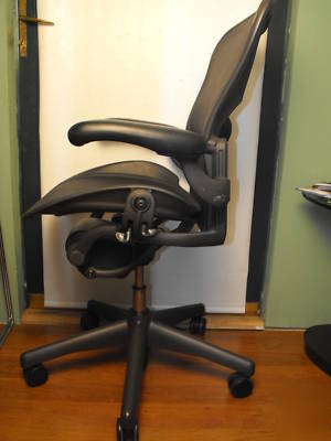 Herman miller aeron size b (medium)