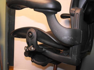 Herman miller aeron size b (medium)