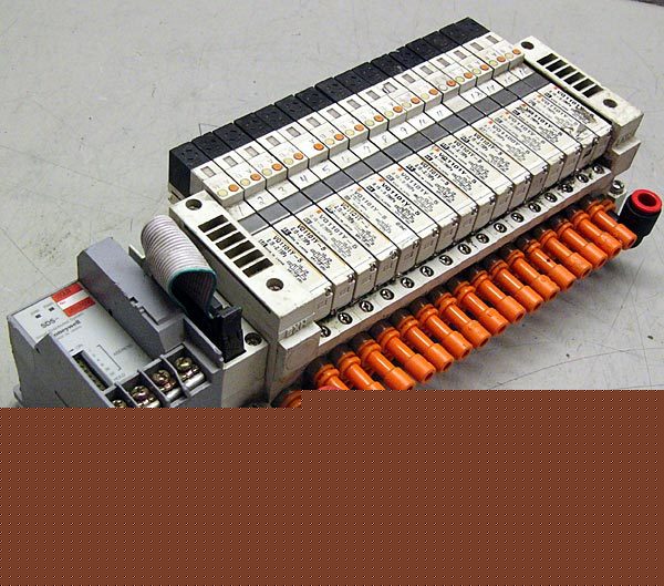 16 smc VQ1101Y solenoid valves +manifold, sds interface
