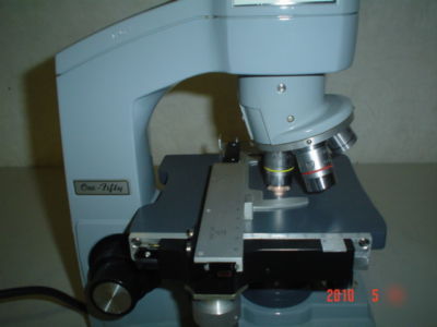 American optical lighted microscope w/dust cover #1 umc