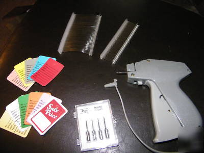 Fine tagging tag gun kit with barbs, tags, needles