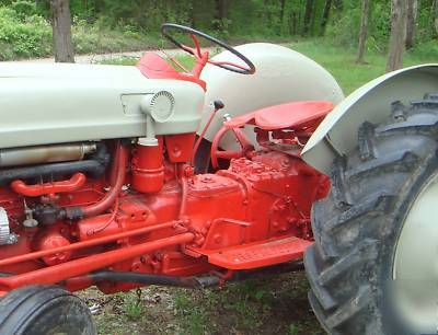Ford 600 series 640 farm tractor vintage powerful 