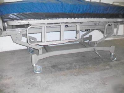 Nice working hill-rom centra 850 hospital bed &mattress
