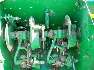 John deere 328 square baler