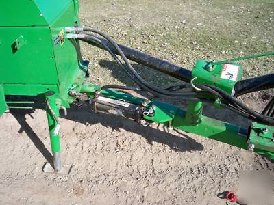 John deere 328 square baler