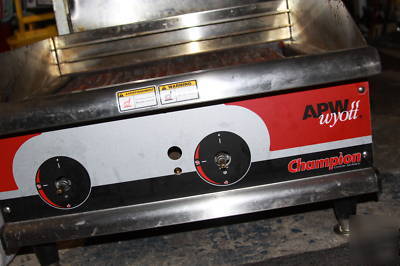 24 inches apw wyott countertop char-rock charbroiler
