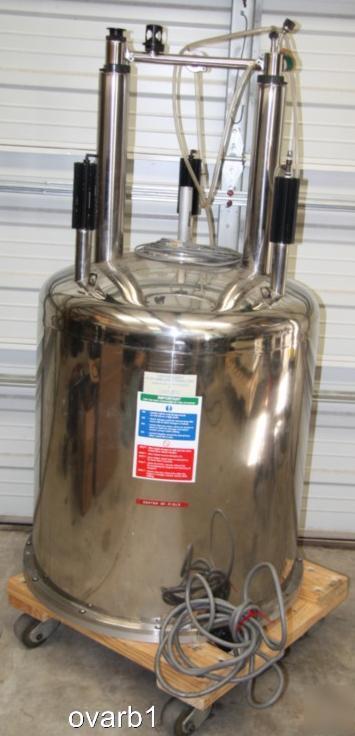 Oxford nmr cryomagnet spectroscopy spectrometer bruker