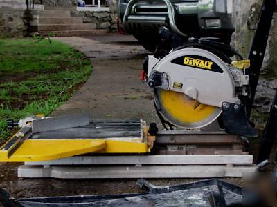 Dewalt wet blade tile saw, stand and tray, 