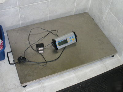 New adam equipment floor scale cpwplus 300L 660LB. max