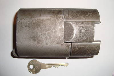 Sargent and greenleaf model 833 padlock w/ key