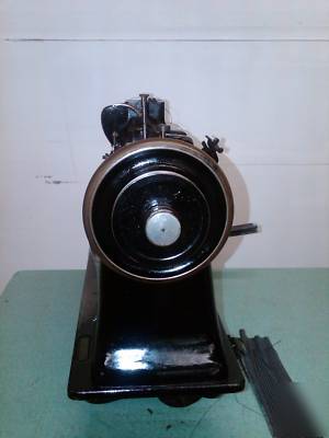 Singer double needle leather walking foot machine 