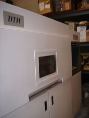 Rapid prototyping machine / sls dtm-2000 sinstation