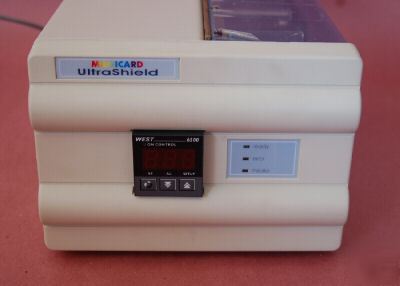 Magicard ultrashield overlaminating station