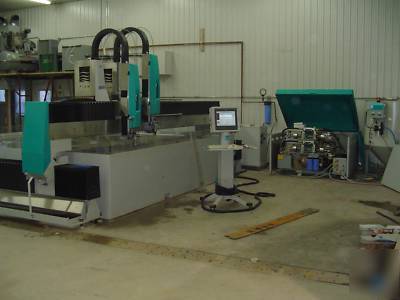 Flow wmc-4040 dynamic waterjet low hours